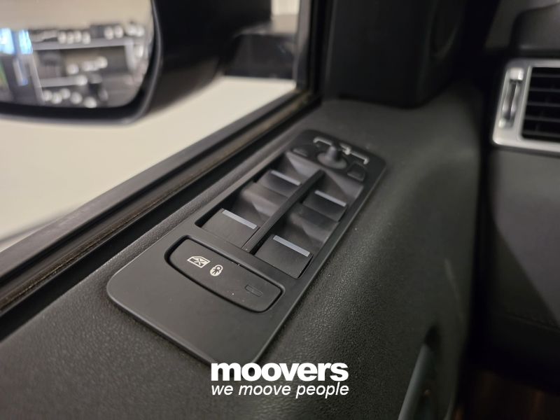 LAND ROVER Discovery Sport 2.0 TD4 180 CV HSE